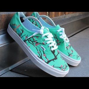 Custom Arizona green tea vans